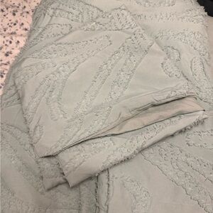 Textured comforter